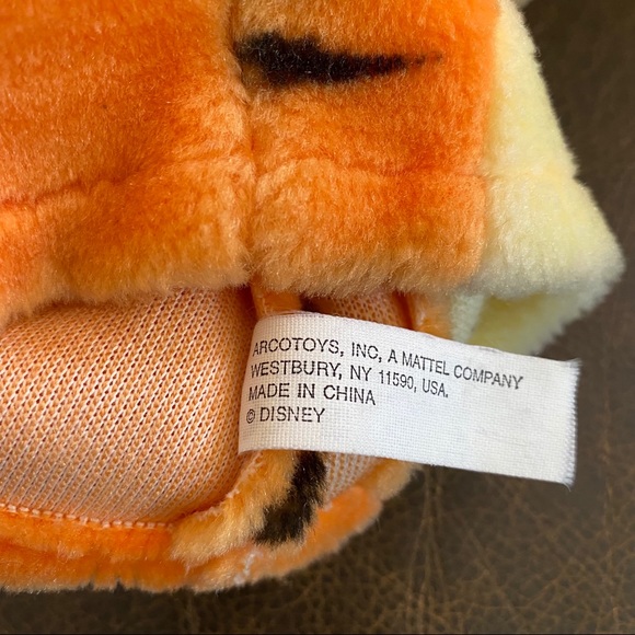 Mattel Arcotoys Tigger Hand Puppet Disney EUC - Picture 9 of 10